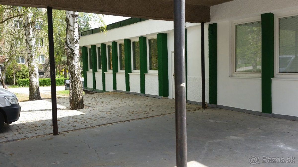 Predávame budovu v Rožňave v širšom centre mesta, vhodná na 