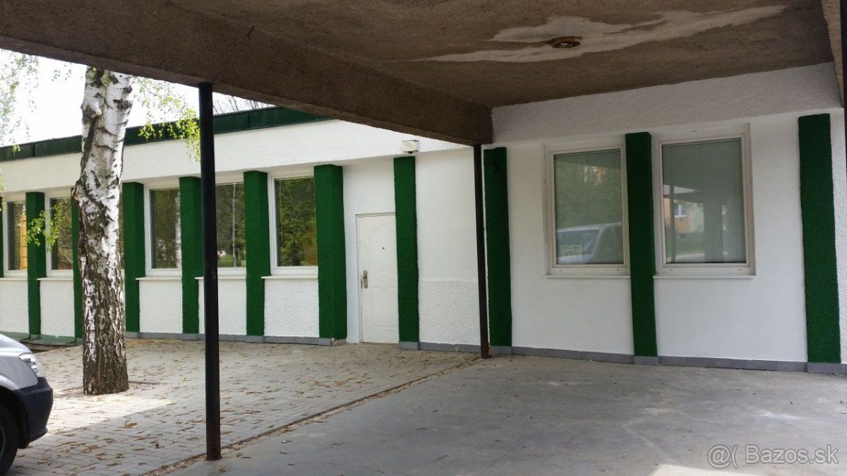 Predávame budovu v Rožňave v širšom centre mesta, vhodná na 