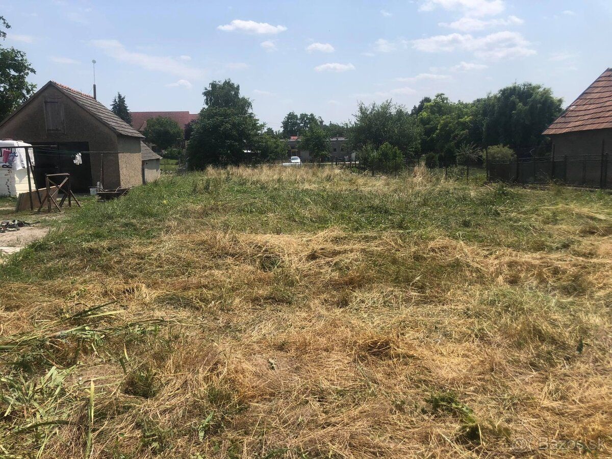 Ponúkame Vám na predaj pozemok pre výstavbu rodinného domu s