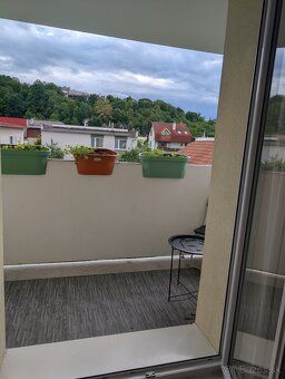 Ponúkam na prenájom kompletne zariadený 3-izbový byt (59m2 +