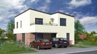 Ponúkame na predaj priestranný a moderne zrekonštruovaný 5-i