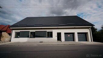 Ponúkame na predaj priestranný a moderne zrekonštruovaný 5-i