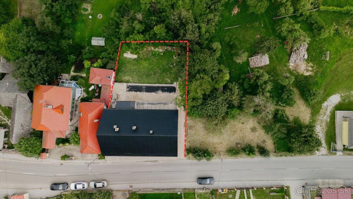 Ponúkame na predaj priestranný a moderne zrekonštruovaný 5-i