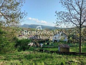 Ponúkame na predaj pozemok o výmere 1435 m2 vo vyhľadávanej 