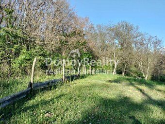Ponúkame na predaj pozemok o výmere 1435 m2 vo vyhľadávanej 