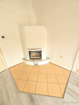 Ponúkam Vám ponúka na predaj rodinný dom s.č.442/3 a 443, kt