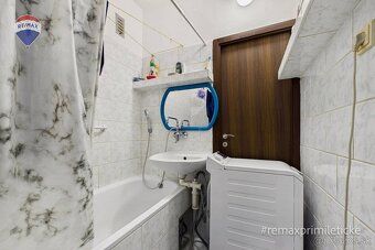 Ponúkame na predaj 3-izbový byt v pôvodnom stave (plastové o