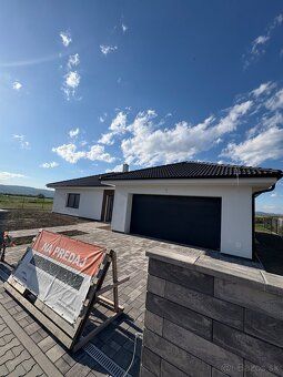 Ponúkame Vám na predaj nízkoenergetický bezbarierový murovan