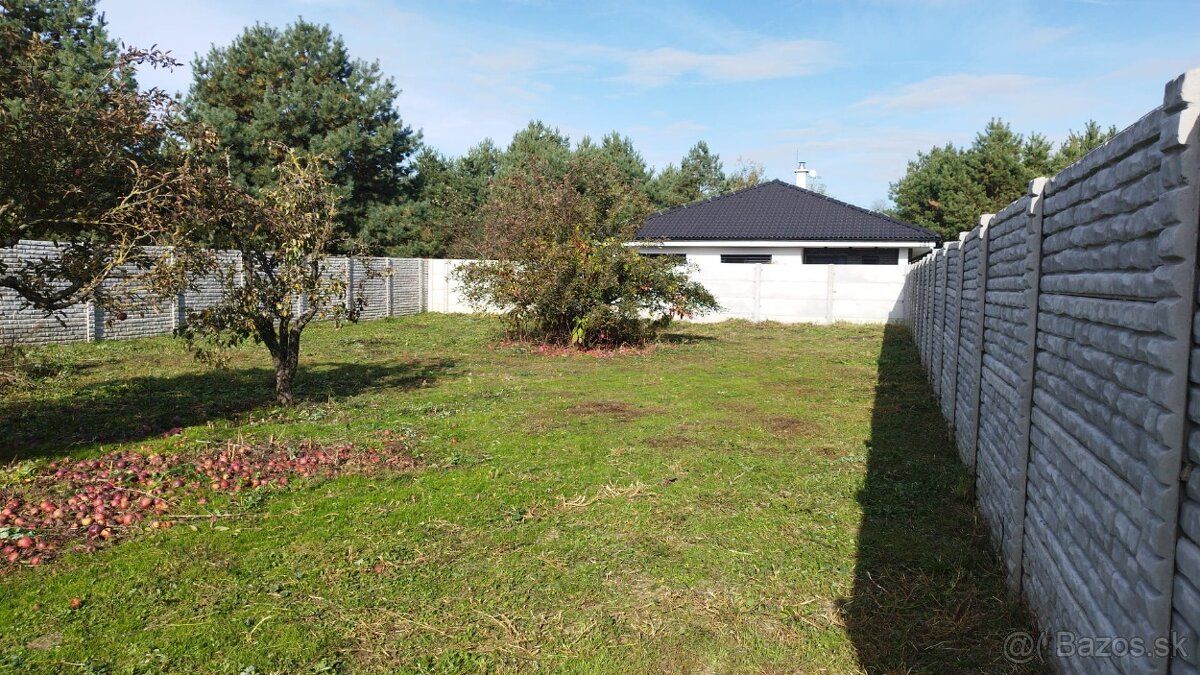 Rozloha 477 m2 Prýstupová cesta spolocná pre 2 parcely- 1/2 