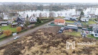 Rozloha 477 m2 Prýstupová cesta spolocná pre 2 parcely- 1/2 