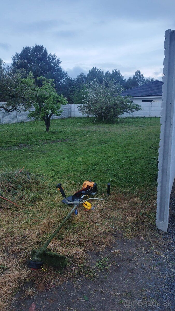 Rozloha 477 m2 Prýstupová cesta spolocná pre 2 parcely- 1/2 