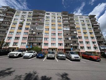 Ponúkam na predaj veľkometrážny 3-izbový slnečný byt s krásn