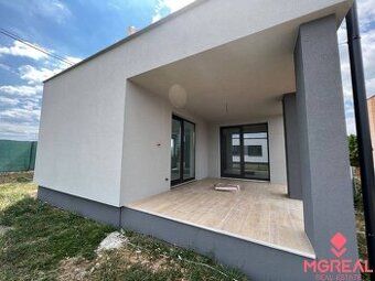 Hľadáme rodinný dom v Bošanoch a okolí do 70 000 €. Preferuj