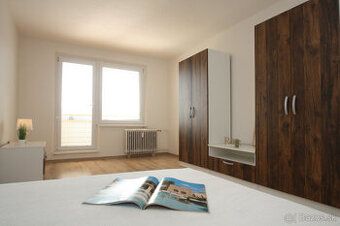 Prenájmem 2 izb.byt.v centre mesta od 01.júna Cena 500 eur. 