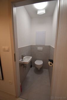 Ponúkam na prenájom moderný štýlovo zariadený 1.5+kk byt s o