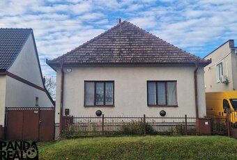 Ponúkame Vám na predaj 3- izbový rodinný dom s predzáhradkou