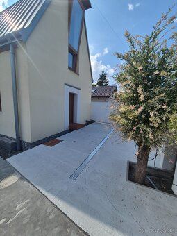 Moderná, kompletne zariadená garsonka v rodinnom dome (20 m²