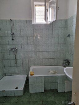 Ponúkame na predaj pekný 3 izbový udržiavaný rodinný dom v o
