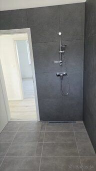 Predam rodinny dom,120m2 v Sokolovciach 3 samostatne izby pl