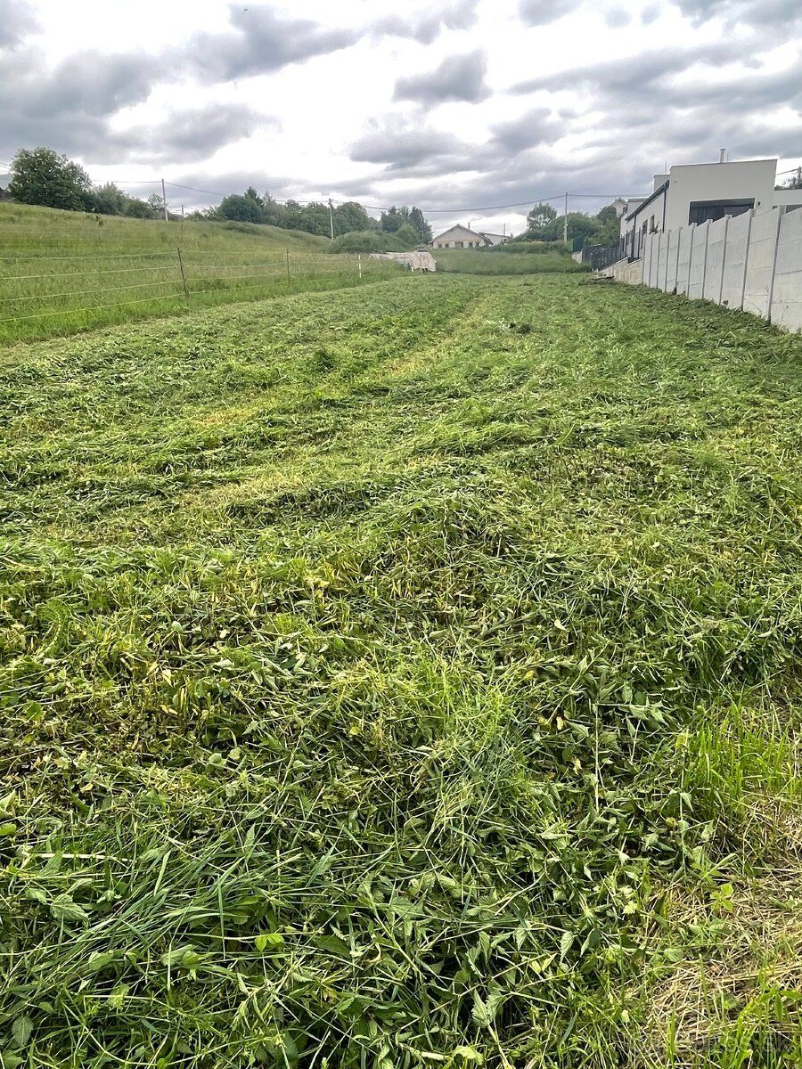 Predám pozemok v Lietave 822 m2. Všetky IS / voda, kanalizác