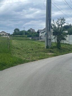 Predám pozemok v Lietave 822 m2. Všetky IS / voda, kanalizác
