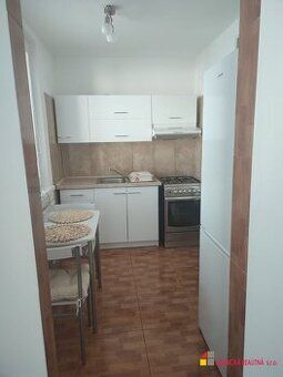 Predám garzónku s balkónom v DCA. Tel. 0902255391 Ak nedvíha