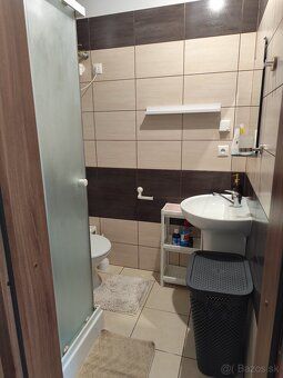 Ponukam do prenajmu garzonku v obci Kosolna. Garzonka je pln