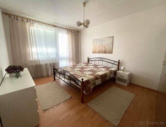 Realitná kancelária REMAX Vám ponúka na prenájom komfortný, 