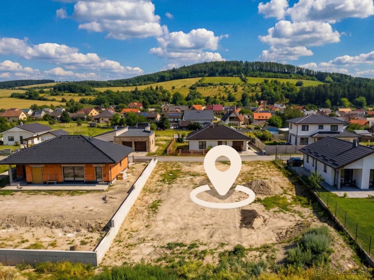 Krásny, slnečný a južne orientovaný pozemok vám ponúka jedin
