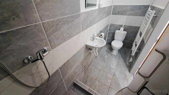 Ponúkame Vám na dlhodobý prenájom 2-posteľovú izbu v novozre