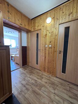 Dám do prenájmu 3-izbový slnečný byt na Podbrezinách s balkó