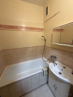 Ponúkame na predaj 3 izbový byt o rozlohe 64m2 vo vyhľadávan