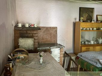Táto zaujímavá chalupa na rekonštrukciu sa nachádza v krásne