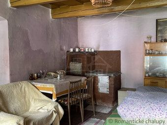 Táto zaujímavá chalupa na rekonštrukciu sa nachádza v krásne