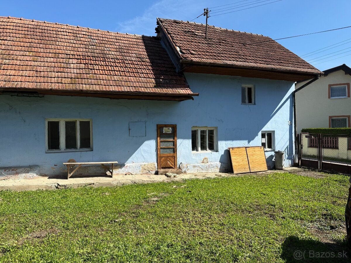Predám slnečný stavebný pozemok 580 m2 + starší dom v obci O