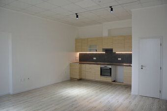 RIESTORY NA PRENÁJOM,TVRDOŚÍN, TROJIČNÉ NÁMESTIE,
Ponúkam pr