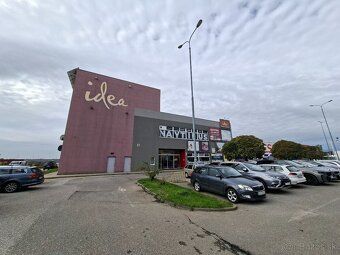 Ponúkame na prenájom obchodný priestor o rozlohe 104 m2 na p