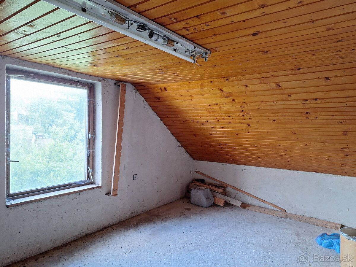 Ponúkame Vám na predaj rodinný dom, chalupu 20 km od mesta B
