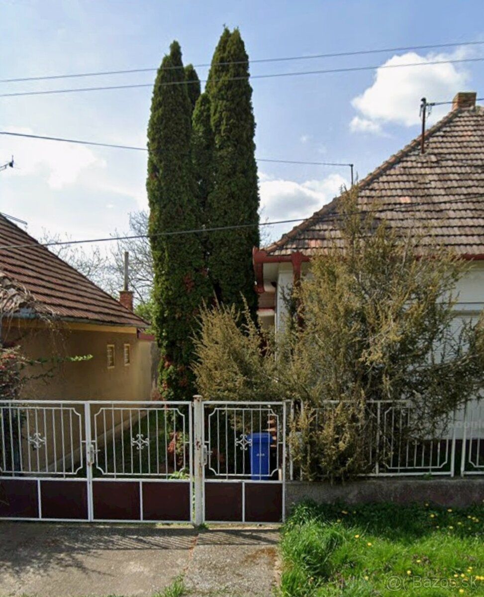 Pripravujeme do ponuky rodinný dom v obci Dolné Lovčice. Vým