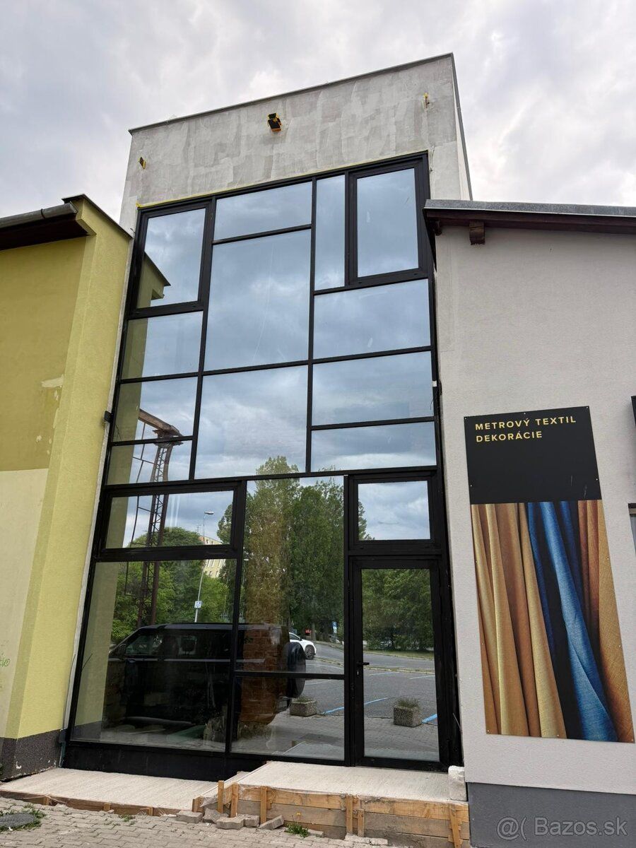 Ponúkame na prenájom výnimočný viacúčelový priestor s rozloh