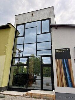 Ponúkame na prenájom výnimočný viacúčelový priestor s rozloh