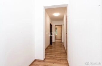 4 izbový byt na predaj Plocha bytu: 64 m² Kompletná rekonštr