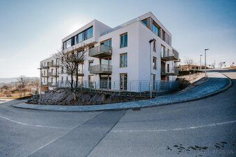 Ponúkame na prenájom 2 izbový byt s loggiou, garážovým státí