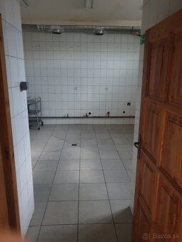 Ponúkame na prenájom reštauráciu s kuchyňou. Reštaurácia sa 