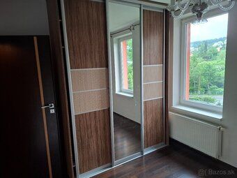 Predám veľmi pekný, svetlý, priestranný a útulný byt v centr