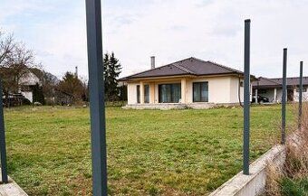 Murovaný rodinný dom so zastavanou plochou 120m2, úžitkovou 