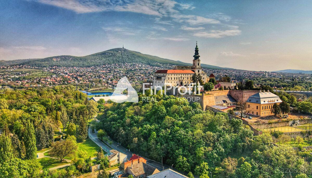 Typ: Komerčný objekt Obec: Nitra
Predám komerčnú budovu v Ni