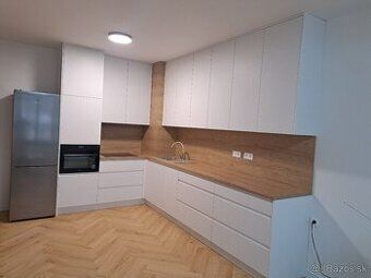 Ponúkame na prenájom zrekonštruovaný 1 izbový byt (31 m2, 7.