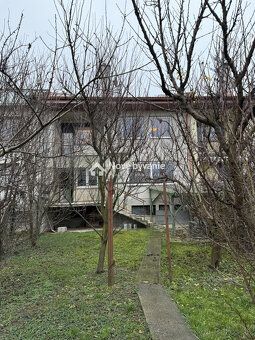 Typ: Rodinný dom Ulica: Vodárenská Obec: Piešťany
Ponúkame V