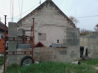 Predám záhradu zo starým domom 790m2 Majcichov okr Trnava In
